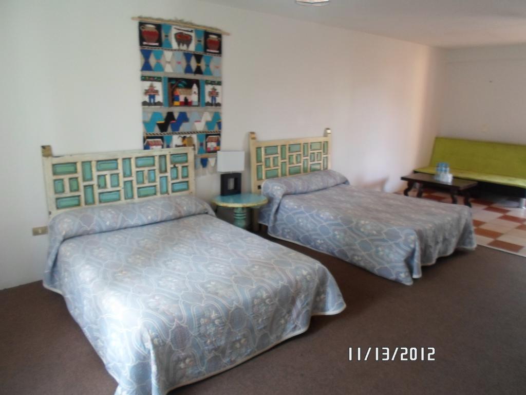 Hotel Villa De La Plata Гуанахуато Стая снимка