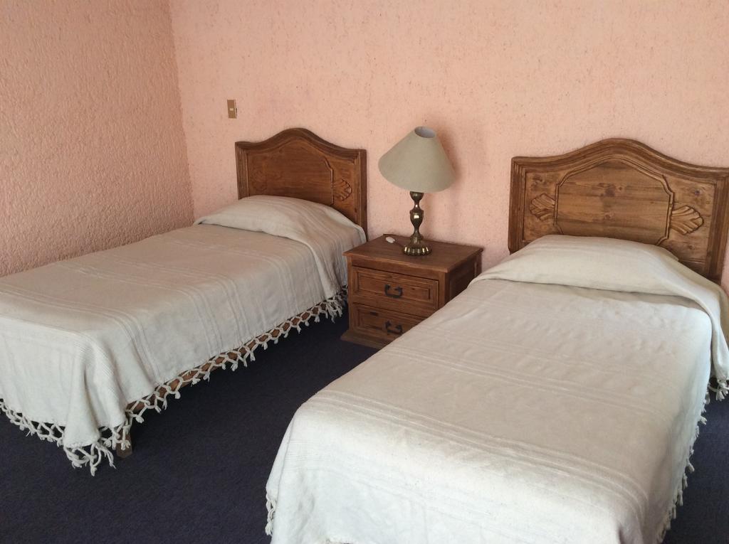 Hotel Villa De La Plata Гуанахуато Стая снимка