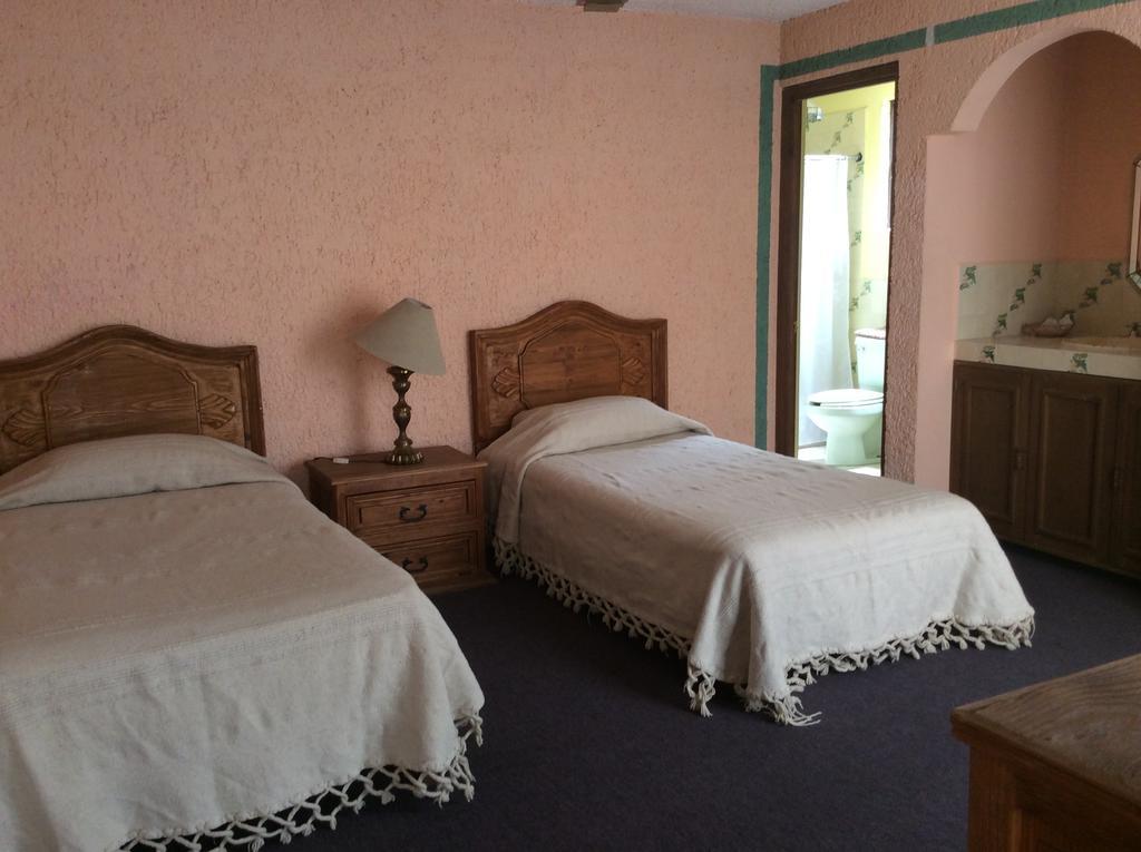 Hotel Villa De La Plata Гуанахуато Стая снимка